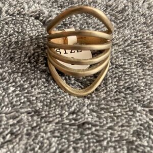 Elegant Gold-Tone Women's Ring